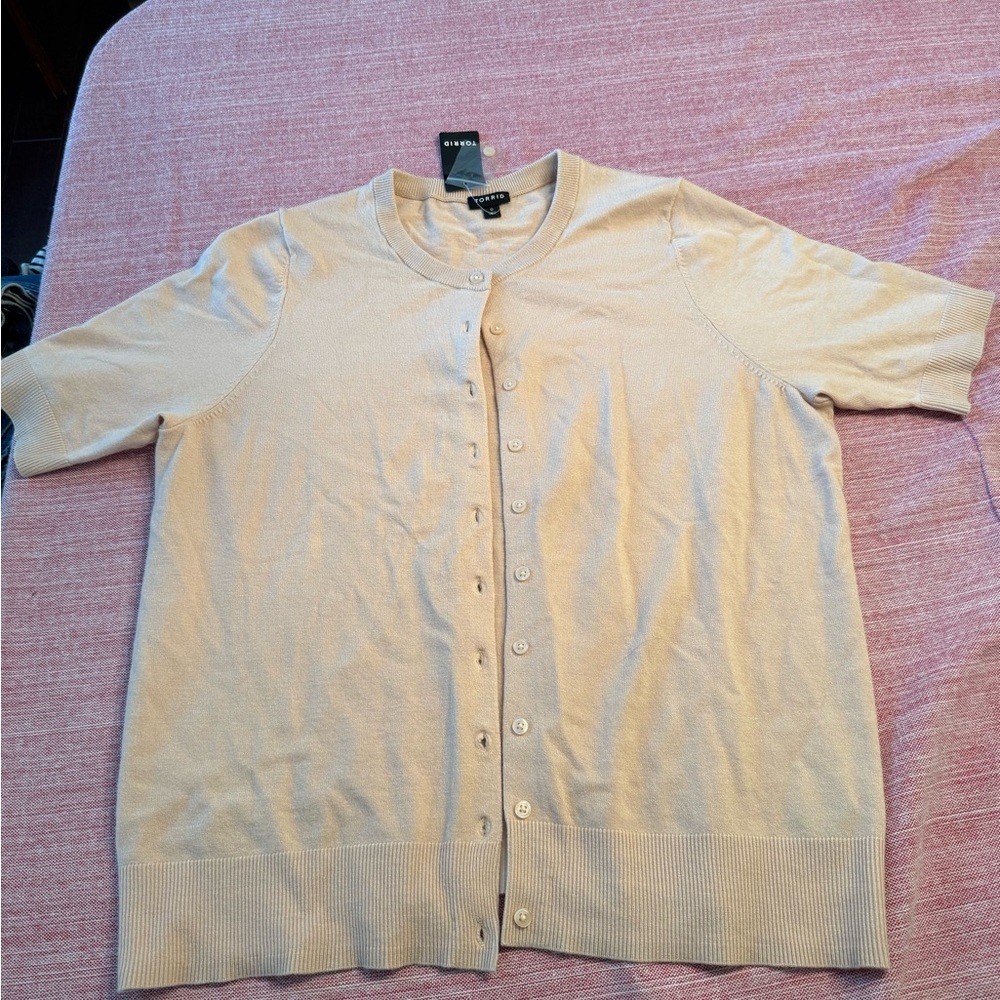 Torrid cream Button-Up short sleeve Cardigan size 0 - 12 large NWT